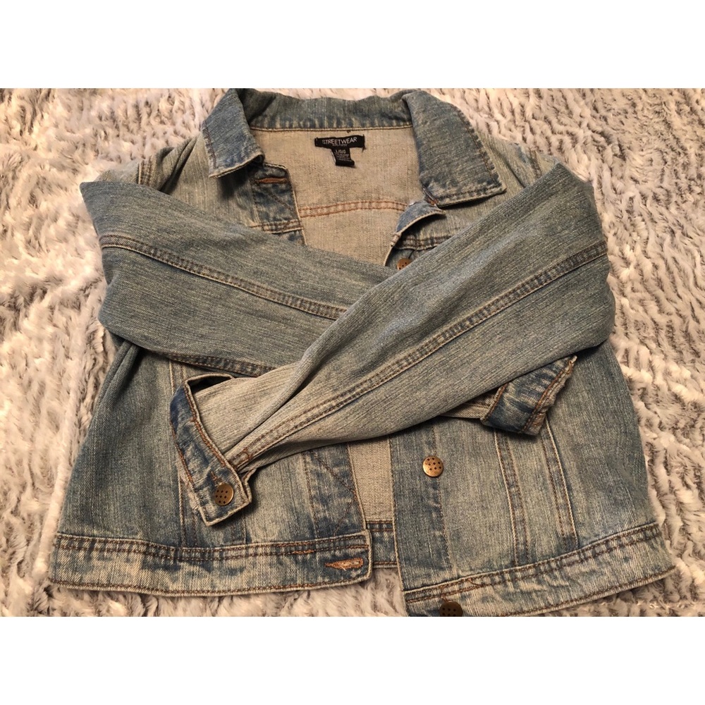Jean Jacket❗️❗️❗️❗️ - Picture 3 of 6